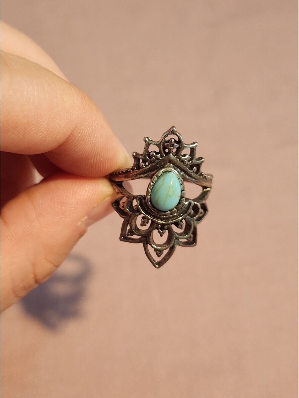 Vintage Style Silver Tone Ring with Turquoise Stone